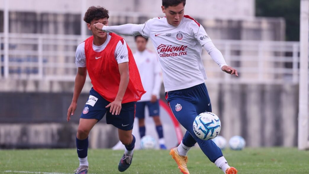 Ivar Sisniega destaca el modelo de formación de Chivas en Tapatío